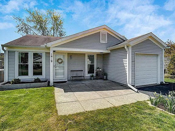 1919 Barnard Dr — Photo 1