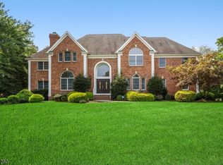 4 Evergreen Ct, Warren, NJ 07059