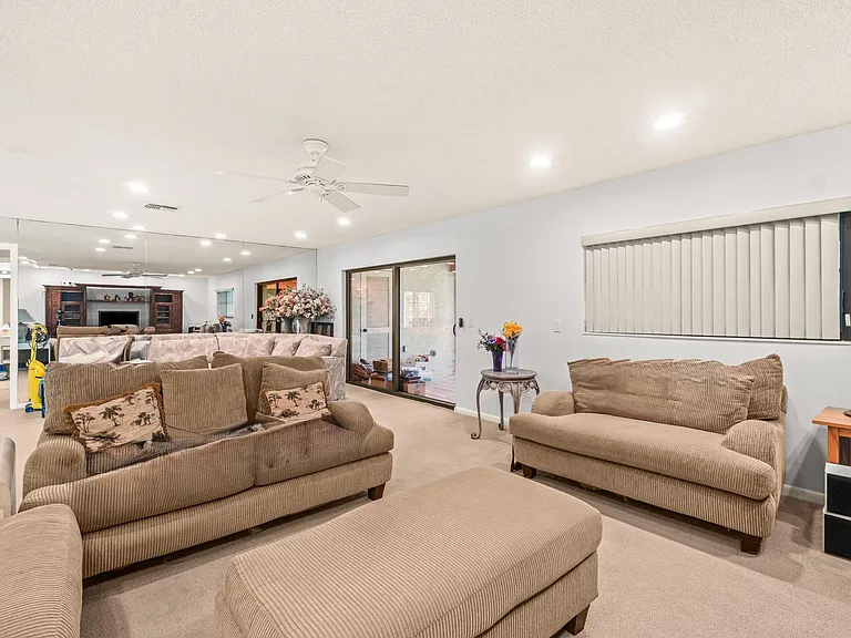 46 Stratford Ln W #D — Photo 8