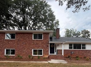 2701 Tudor Rd, Winston Salem, NC 27106