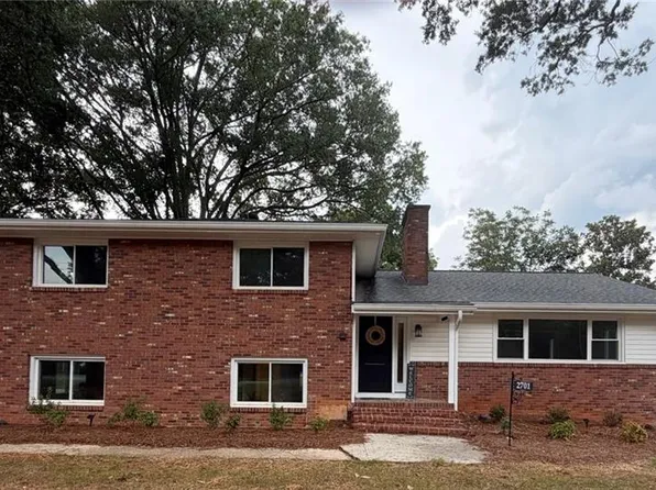 2701 Tudor Rd, Winston Salem, NC 27106