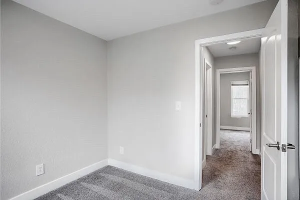 1725 E 35th Ave — Photo 17