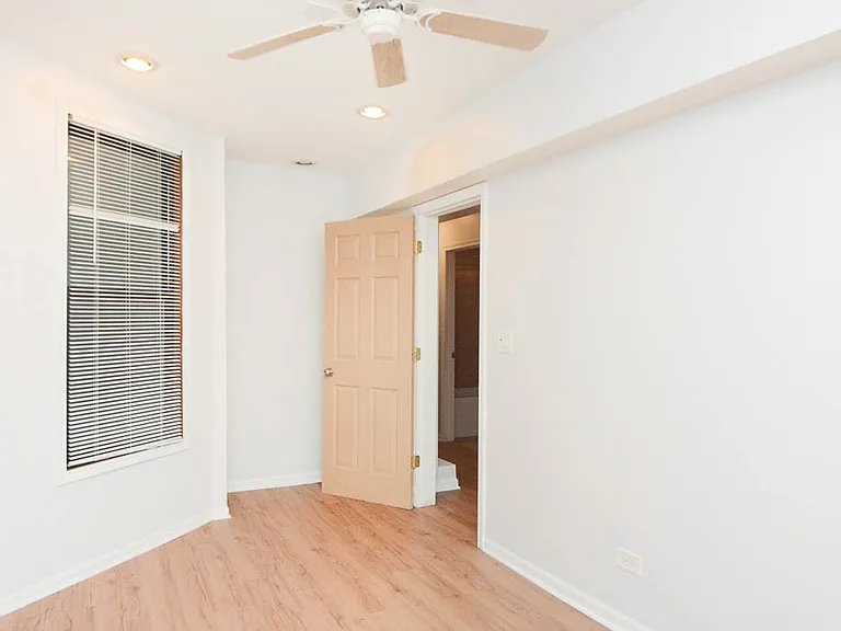 2347 W 24th Pl #FG — Photo 14