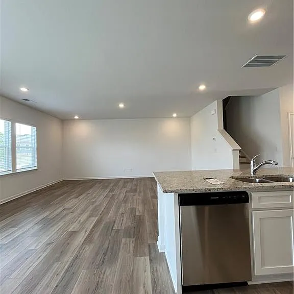 543 Madison Lakeview Dr — Photo 9