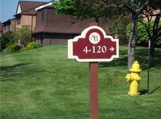 104 Surrey Hill Way, Rochester, NY 14623