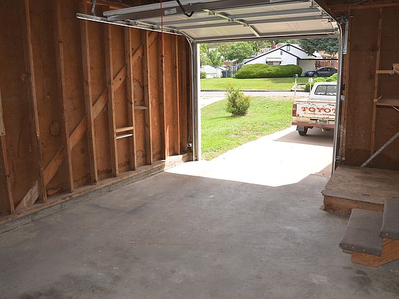 5th image of 2613 Aguilar Dr