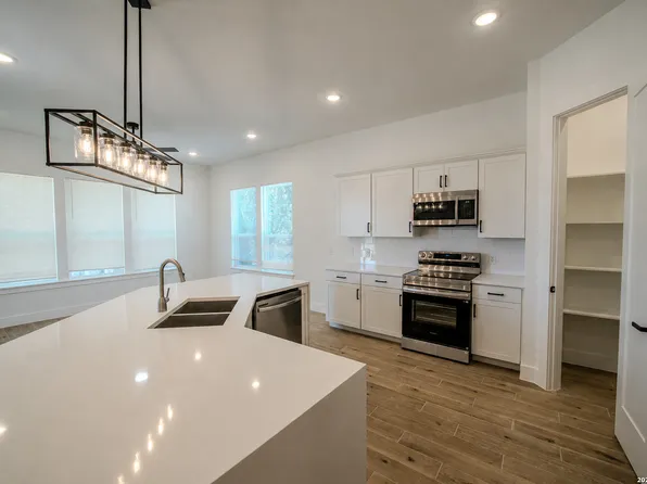 109 W Eli Chandler, Blanco, TX 78606