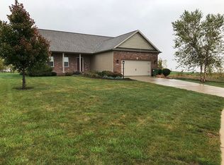 1304 Roberto Rd, Mahomet, IL 61853