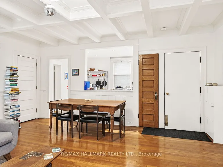344 Palmerston Blvd #MAIN — Photo 7