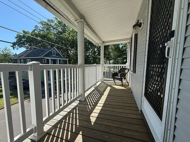 24 Davis Street — Photo 16