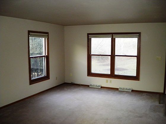 2nd image of 1823 Paramount Dr