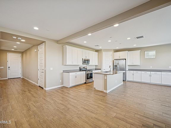 5th image of 3138 E HAYFIELD Way