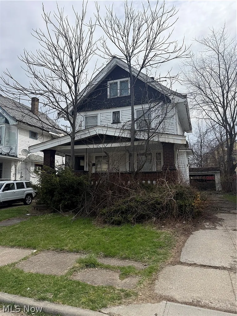 1289 E 135th St photo 1