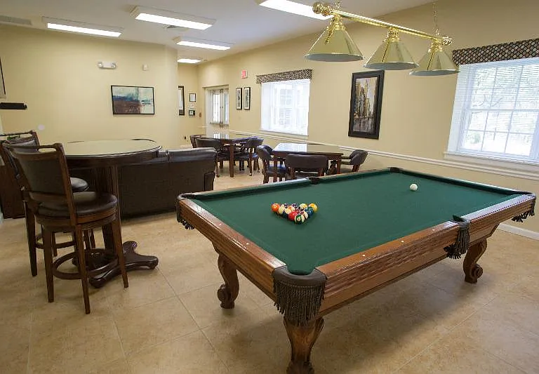 Billard/Card Tables