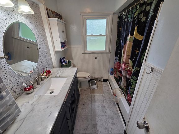 5th image of 2244 Windemere Ave