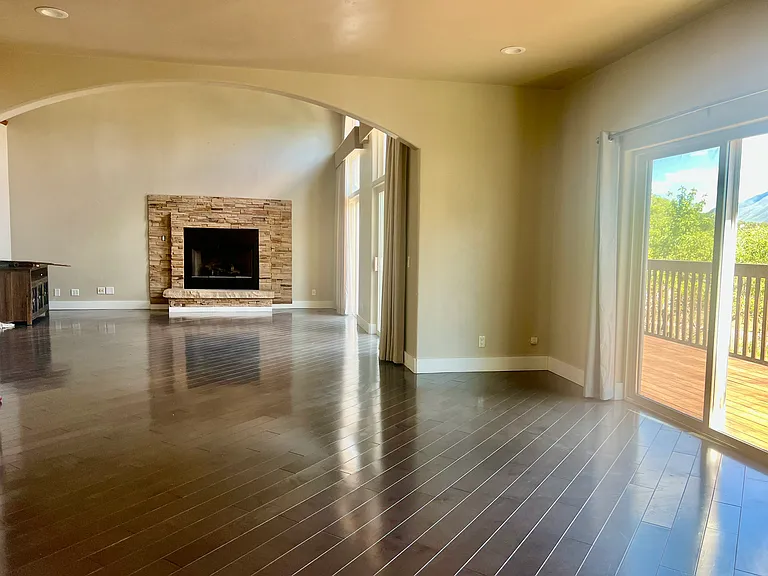 454 Silverhorn Dr — Photo 10