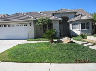 1646 E Granada Ave, Fresno, CA