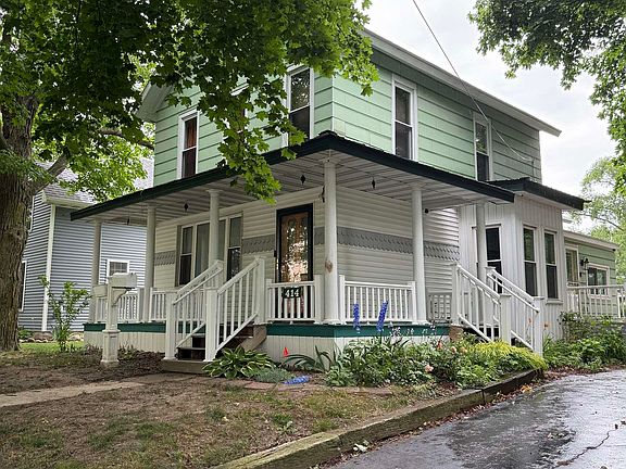 2nd image of 414 N Maple St