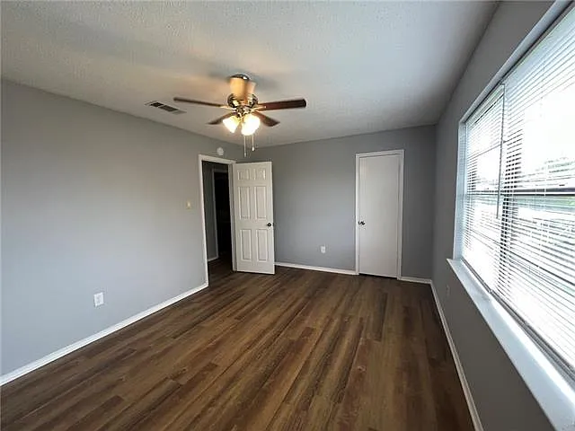 841 Fairfax Dr — Photo 14