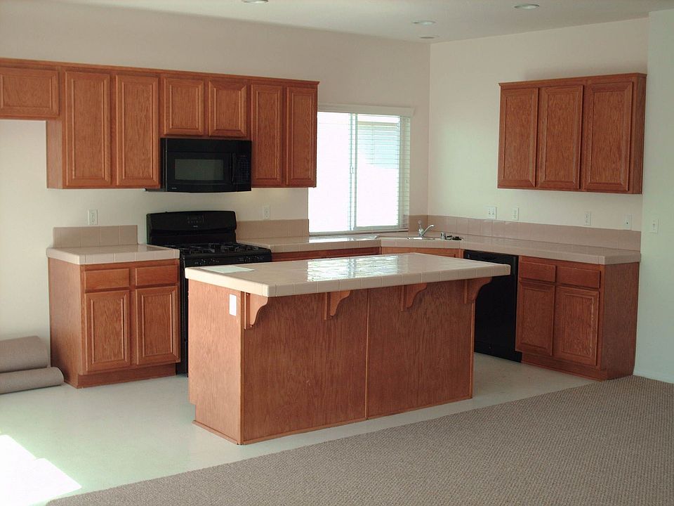 2nd image of 182 Lily Ln