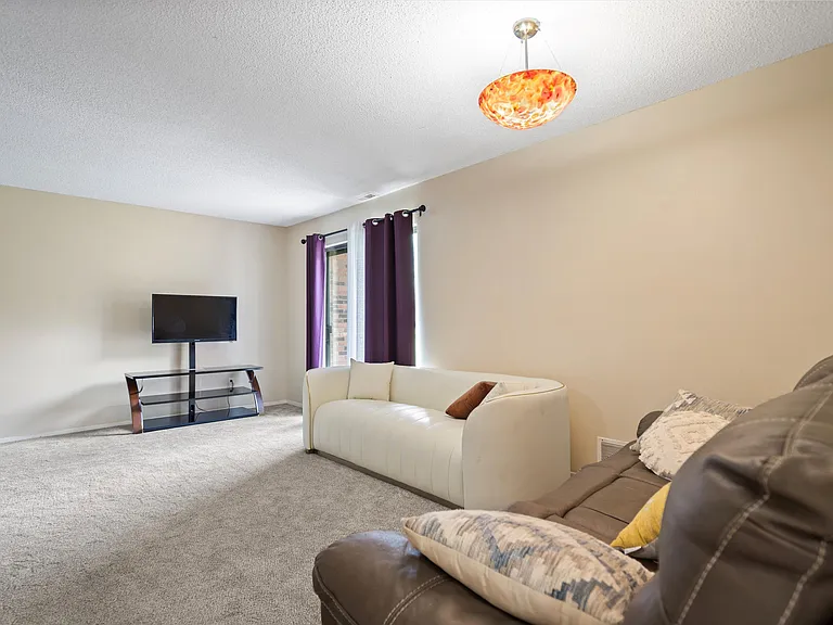 15012 Island Dr — Photo 1