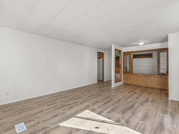 3rd image of 132 W Alta View Way
