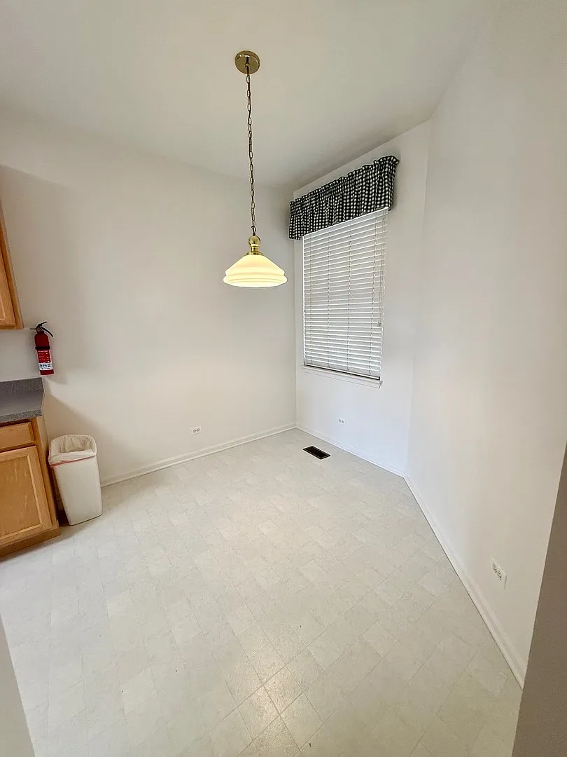 2 bed, 2.5 bath, 1464 sqft, $2,500 — Photo 4