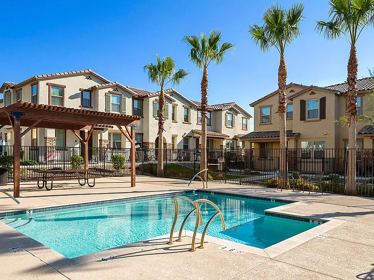 Casa Sole Vita Townhomes — Photo 18