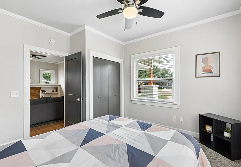 1424 NE 8th St — Photo 9