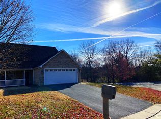 200 Adventure Trl, Waynesboro, VA 22980