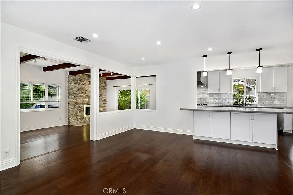 3 bed, 1444 sqft, $5,995 — Photo 3