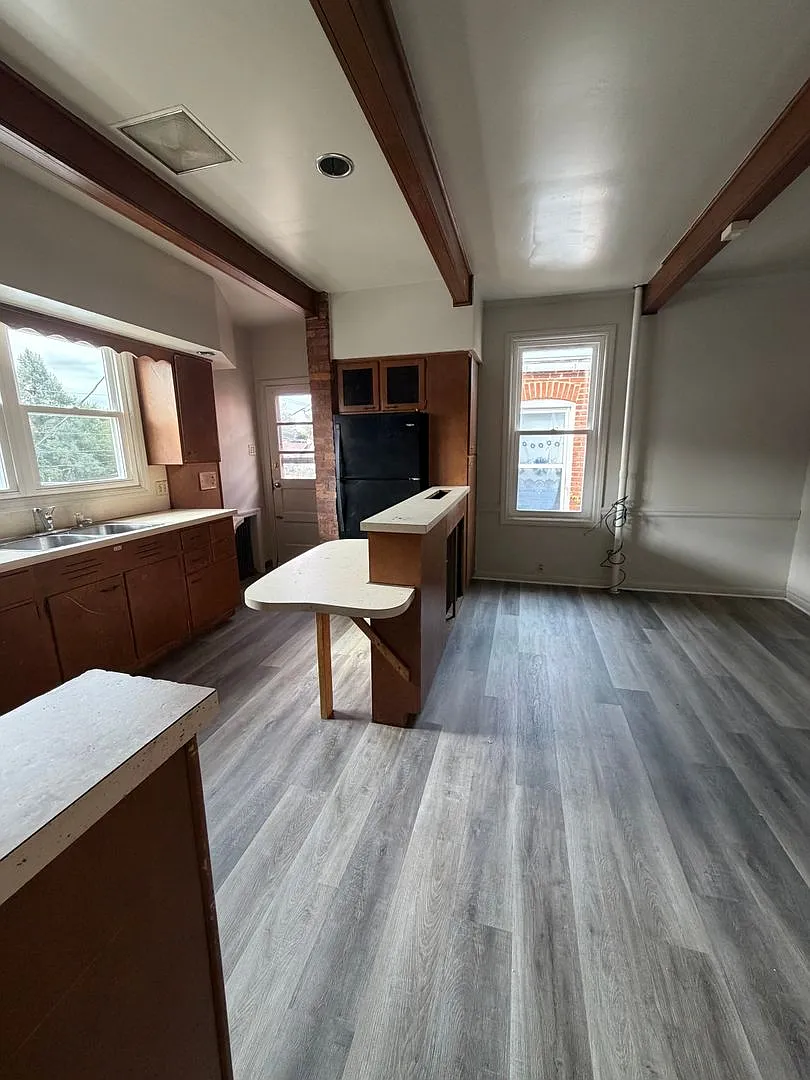 264 W Jackson St — Photo 4