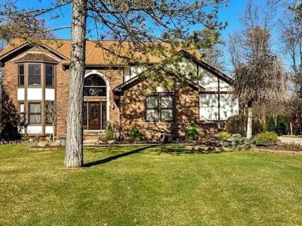 2934 Spruce Ln, Oxford, MI 48371