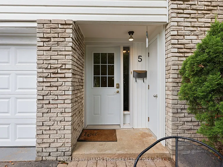 1270 Gainsborough Dr #5 — Photo 2