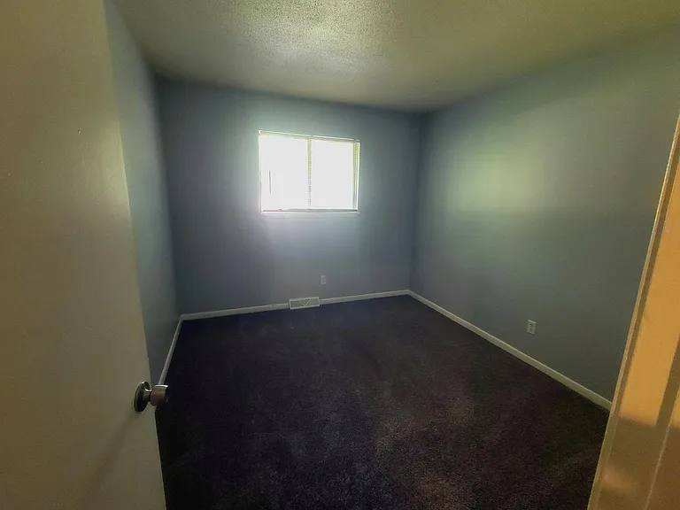 9825 Linden Cir — Photo 12