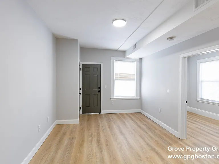 628 E 6th St #2 — Photo 19