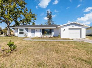 1490 Saint Clair Rd, Englewood, FL 34223