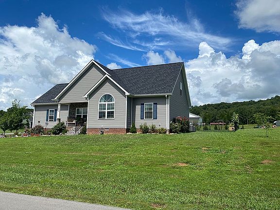 5th image of 642 Allen Michael Ln
