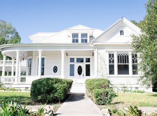 114 S Mill St, Flatonia, TX 78941