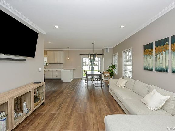 4th image of 1246 Oakfield Avenue
