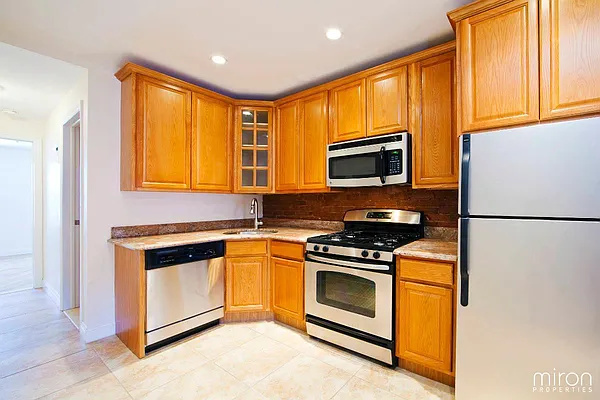 Rented by Miron Properties | media 19