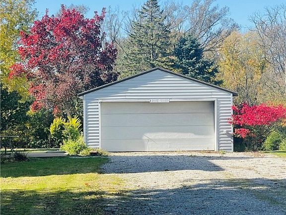 4th image of 232 Township Road 481