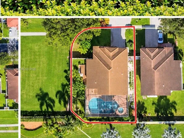18438 NW 9th St, Pembroke Pines, FL 33029