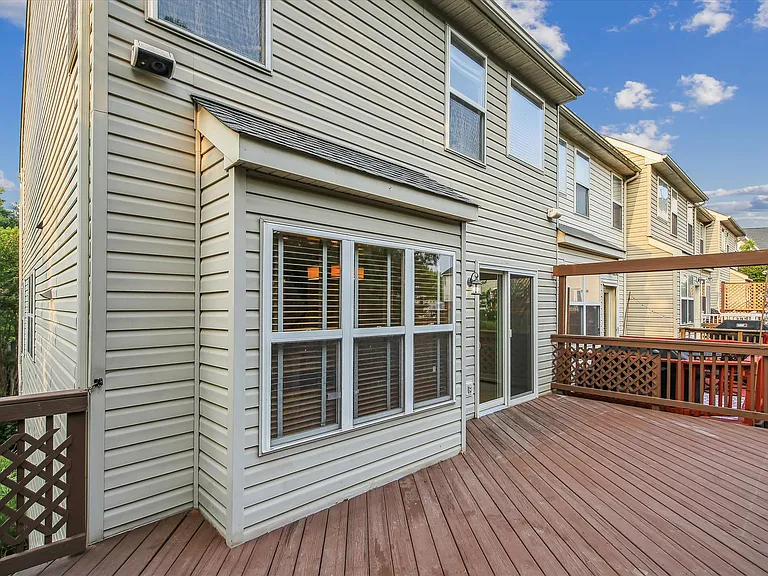 6733 Sullivan Way — Photo 26