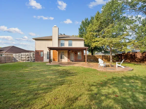 3304 Olympus Ct, Corinth, TX 76210