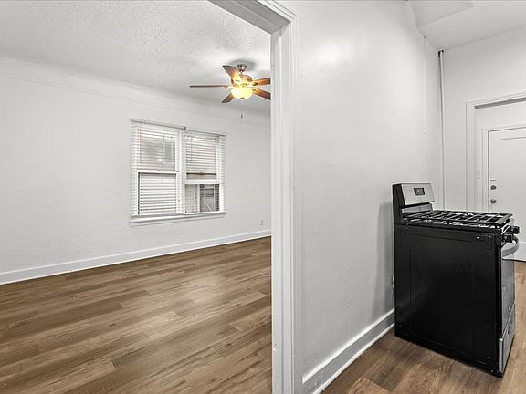 5th image of 721 E 7th St APT 212
