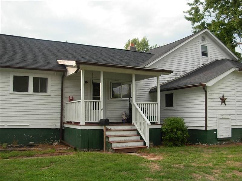 1st image of 120 Lake St