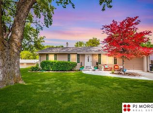 9636 Emmet St, Omaha, NE 68134