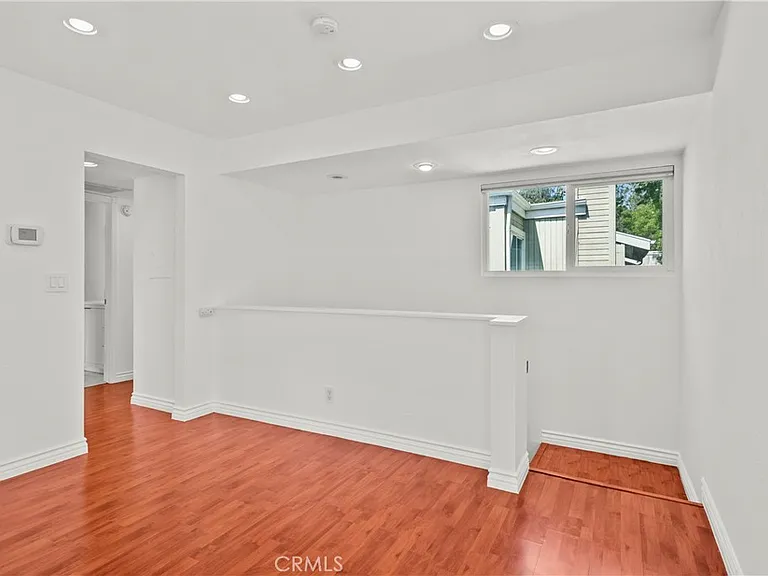 22117 Burbank Blvd #5 — Photo 14