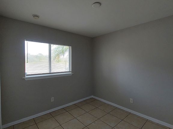 4th image of 1535 Hightower Ave S